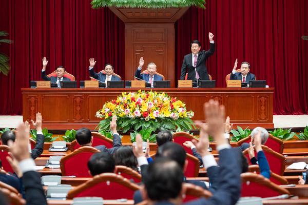 Trung ương, Bộ Chính trị, Ban Bí thư đoàn kết, có nhiều quyết sách mang tầm đương đại