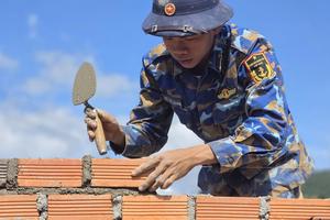 Vượt suối băng rừng, vì dân phục vụ