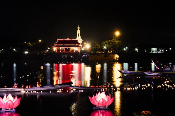 Nơi tuổi thanh xuân hóa thành bất tử