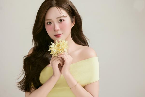 Chọn makeup để khởi nghiệp, cô gái Gen Z tự làm chủ công việc của mình