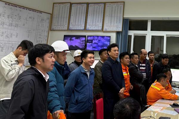 Đóng điện thành công MBA AT1 500kV - 900MVA thuộc Dự án Nâng công suất TBA 500kV Lai Châu