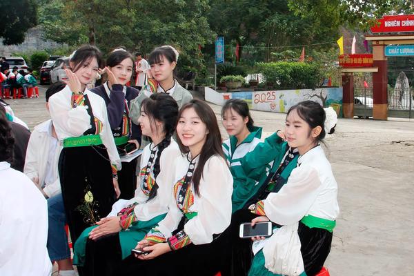 Đào tạo nguồn nhân lực chất lượng cao người dân tộc thiểu số trong lĩnh vực trọng điểm