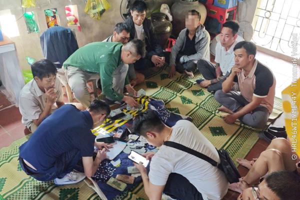 Thanh Hoá: Công an bắt quả tang và tạm giữ hình sự 9 đối tượng đánh bạc