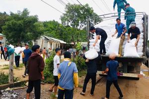 Không để người dân vùng khó khăn, vùng lũ lụt thiếu, đói trong dịp Tết Bính Ngọ