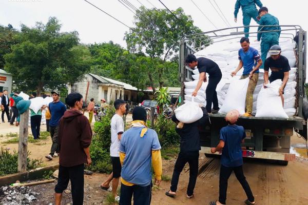 Không để người dân vùng khó khăn, vùng lũ lụt thiếu, đói trong dịp Tết Bính Ngọ