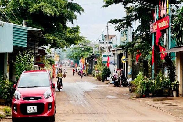 Người có uy tín – nhịp cầu gắn kết ý Đảng, lòng dân ở xã Ea Wy