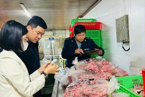 Hà Nội: Phát hiện nhiều vi phạm tại công ty kinh doanh thực phẩm