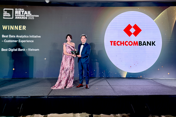 Techcombank ba năm liên tiếp là "Ngân hàng số tốt nhất Việt Nam" do The Digital Banker  bình chọn