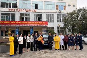 PVcomBank trao tặng xe ô tô phục vụ y tế cho Bệnh viện Đa khoa Hoài Đức và Bệnh viện Đa khoa Vân Đình