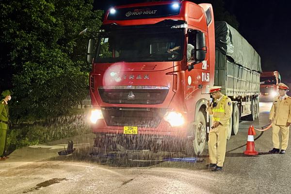 CSGT Công an TP Huế nỗ lực kéo giảm tai nạn giao thông năm 2025