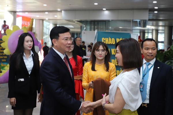 Lâm Đồng: Chào đón du khách đầu tiên năm 2026, khẳng định quyết tâm tăng tốc phát triển du lịch – dịch vụ