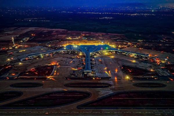 Đầu tư xây dựng lưới điện năm 2025: EVNSPC về đích vượt chỉ tiêu