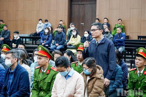 Cựu Cục trưởng An toàn thực phẩm Nguyễn Thanh Phong thừa nhận số tiền hưởng lợi bất chính hơn 43 tỷ đồng như cáo trạng