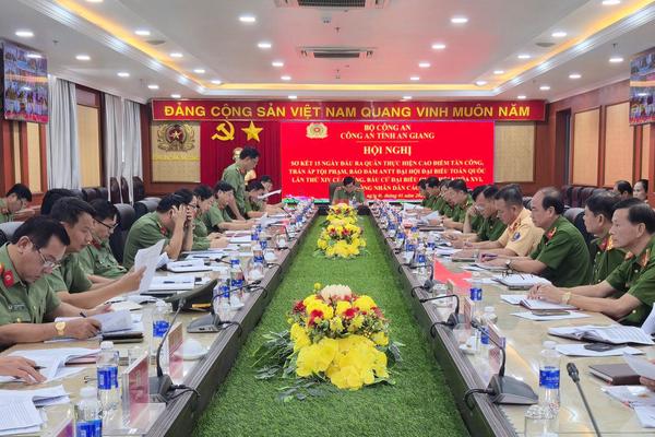 Công an tỉnh An Giang sơ kết 15 ngày thực hiện cao điểm, trấn áp mạnh các loại tội phạm