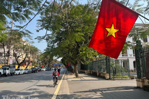 Ninh Bình rực rỡ sắc cờ chào mừng Đại hội XIV của Đảng