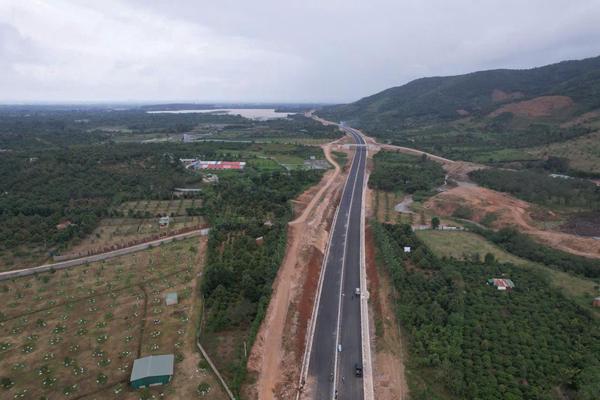 Đắk Lắk cải cách thủ tục hành chính, tạo lực đẩy cho các công trình chiến lược