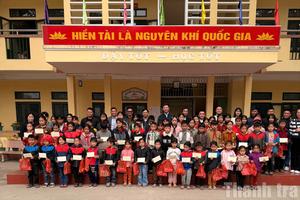Ấm áp mùa Đông với những suất quà từ Thanh tra Tuyên Quang