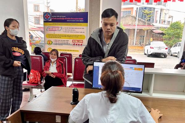 Tiếp sức y tế tuyến cơ sở từ Nghị quyết 72