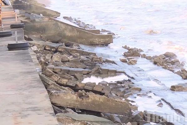 Thanh Hóa công bố tình huống khẩn cấp sạt lở kè biển Hoằng Thanh