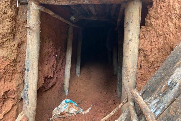 Công an Đà Nẵng truy quét "điểm nóng" khai thác vàng trái phép