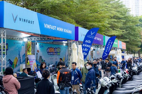 Sôi động ngày hội “đổi xăng lấy điện” của VinFast trên khắp 3 miền