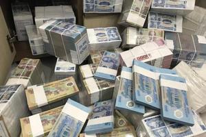 Phí đổi tiền “leo thang” dịp cận Tết Nguyên đán