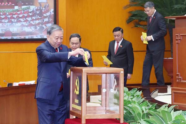 10 Ủy viên Bộ Chính trị tham gia Ban Bí thư khóa XIV