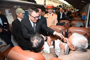 “Chuyến tàu Hạnh phúc”: Lan tỏa giá trị nhân văn, kết nối niềm tin và quảng bá du lịch Việt Nam