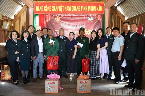 “Tết Yêu Thương” đến với buôn Tuôr B