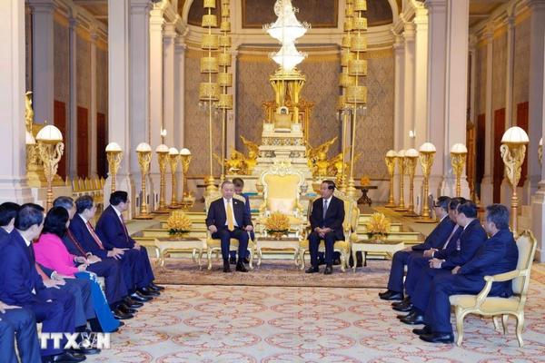 Samdech Techo Hun Sen: Campuchia coi trọng quan hệ láng giềng với Việt Nam