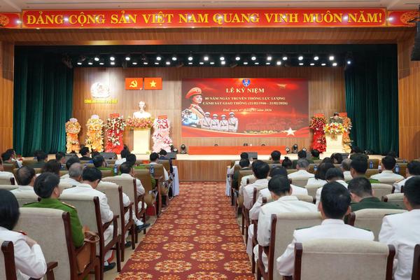 Công an TP Huế kỷ niệm 80 năm Ngày truyền thống lực lượng Cảnh sát giao thông