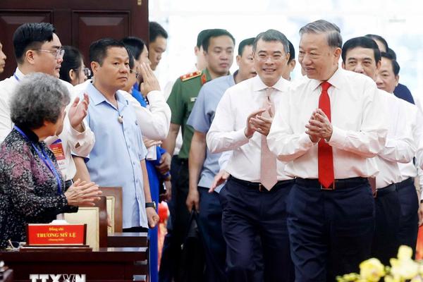 Tổng Bí thư: TPHCM cần tiếp tục vai trò dẫn dắt tăng trưởng