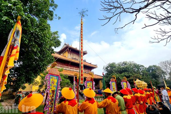 Lễ Thướng tiêu: Khi cây nêu vươn lên, Tết chạm ngõ cố đô