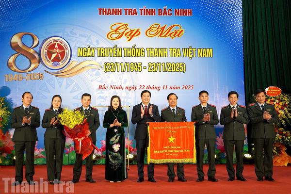 Thanh tra tỉnh Bắc Ninh nhận Cờ thi đua của UBND tỉnh