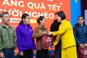 Gói quà Tết nghĩa tình gửi đến những hoàn cảnh khó khăn