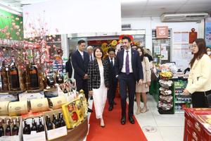 Bộ trưởng Bộ Thương mại Quốc tế Canada thăm siêu thị BRGMart Phạm Ngọc Thạch