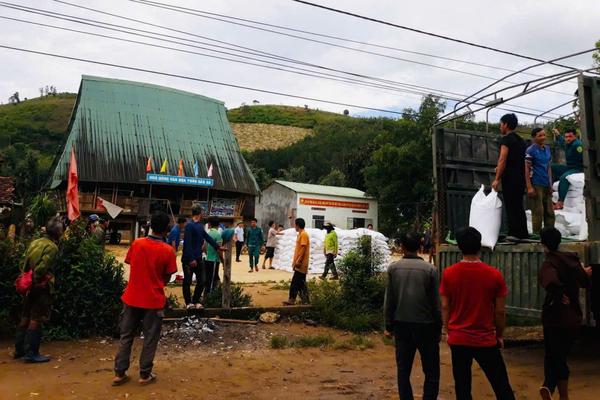 Xuất cấp 14.662.705 kg gạo dự trữ quốc gia hỗ trợ nhân dân dịp Tết Nguyên đán Bính Ngọ