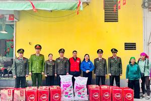 Xuân ấm nơi phố nhỏ: Trao yêu thương giữa ngày giáp Tết