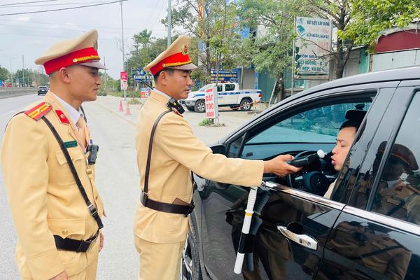 Thanh Hóa: Mùng 1 Tết Nguyên đán ra quân bảo đảm trật tự an toàn giao thông
