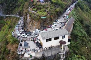 Du Xuân Cao nguyên đá Đồng Văn cần lưu ý sương mù, đường trơn trượt