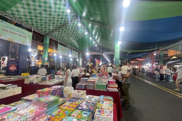 TP Hồ Chí Minh: Lễ hội Đường sách Tết Bính Ngọ ghi nhận 83.728 bản sách được bán ra