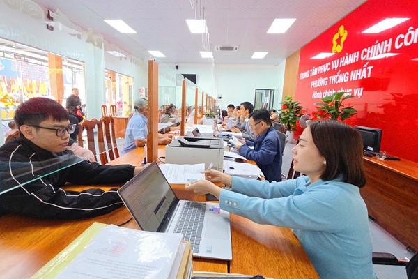 Gia Lai ngày đầu Xuân: Công sở rộn ràng, cán bộ sẵn sàng phục vụ