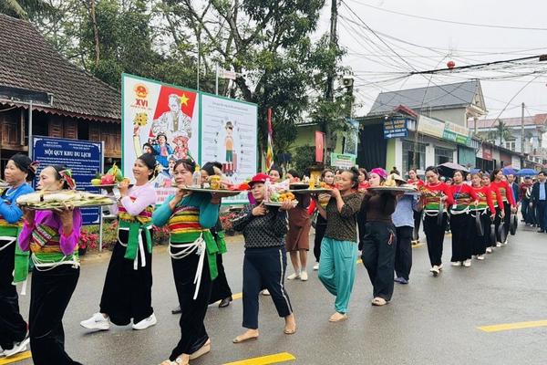 Thanh Hóa: Đặc sắc Lễ hội khai hạ suối cá thần Cẩm Tú