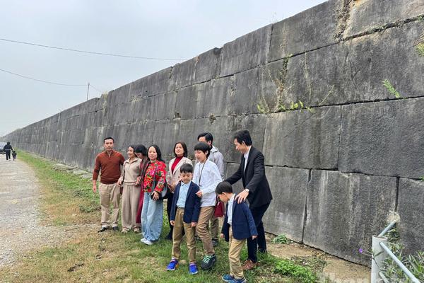 Du khách đến các khu di tích trọng điểm của Thanh Hóa tăng mạnh dịp đầu năm