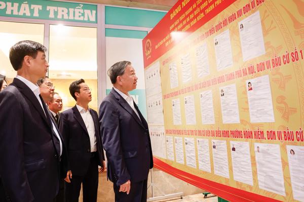 Bộ Chính trị: Hỗ trợ tối đa nhân sự Trung ương giới thiệu về ứng cử đại biểu Quốc hội ở địa phương