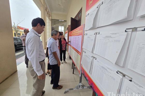 Thanh Hóa: Ngày hội bầu cử rộn ràng ở xã biển Hoa Lộc