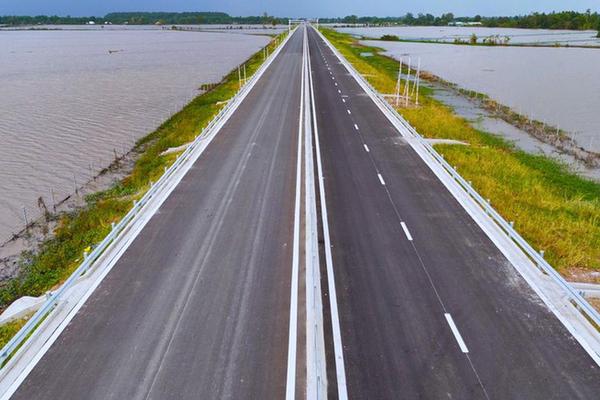 Cử tri Cà Mau phản ánh thi công cao tốc Bắc – Nam gây ảnh hưởng đến người dân