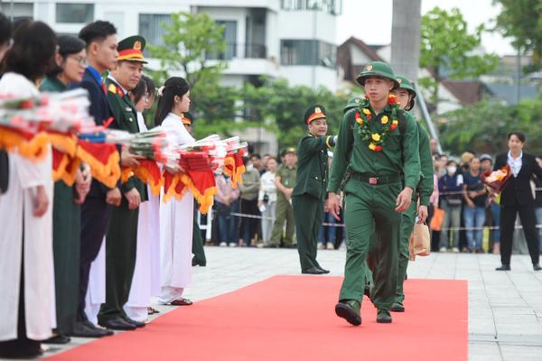 Đà Nẵng: Hơn 4.600 công dân lên đường nhập ngũ