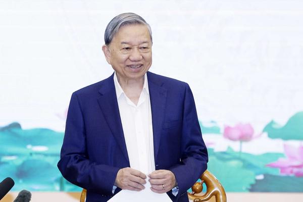 Tổng Bí thư: Chuyển từ bị động xử lý sang chủ động định hướng và dẫn dắt tư tưởng