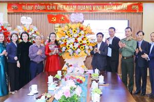 Thanh Hoá: Bí thư Tỉnh uỷ chúc mừng Hội Liên hiệp Phụ nữ nhân ngày 8/3